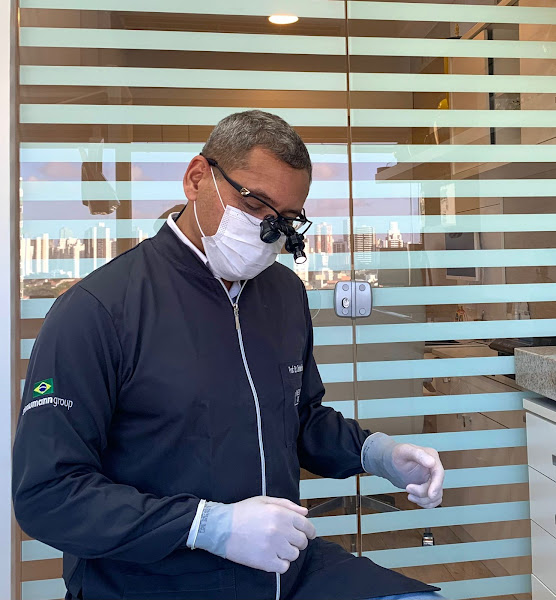 Dr. Christiano Queiroz - Cirurgião-Dentista