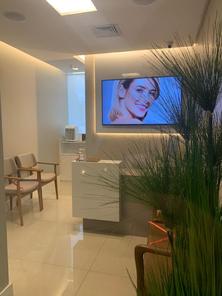 Dra. Claudia Rezende Canuto