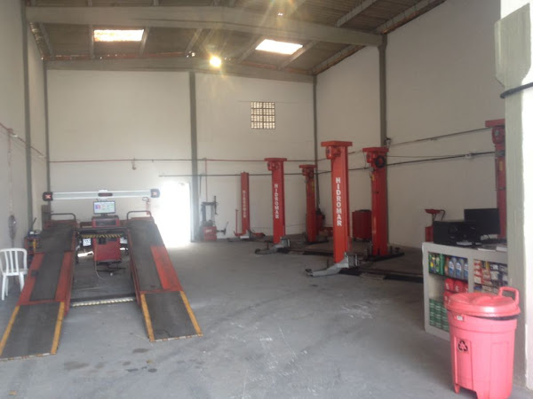 Foto 2 Phenix Auto Center Ltda