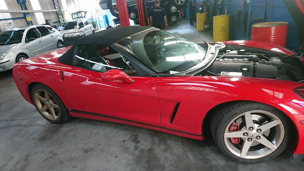 BOMCAR Auto Center Oficina Mecânica em Geral Geometria e Balanceamento Funilaria e Pintura Martelinho de Ouro Higienização Espelhamento e Vitrificação em Curitiba