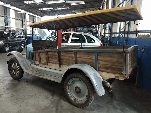 Foto 1 BOMCAR Auto Center Oficina Mecânica em Geral Geometria e Balanceamento Funilaria e Pintura Martelinho de Ouro Higienização Espelhamento e Vitrificação em Curitiba