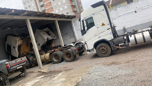 Oficina mecânica Tejs Garage.