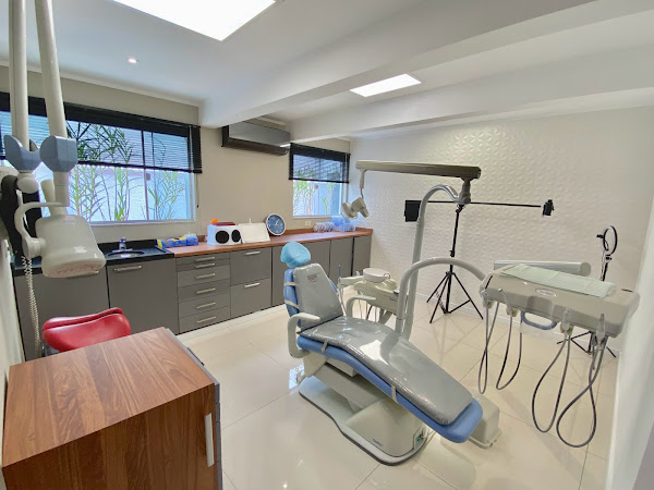 Foto 1 Odontologia - Dr. Dalvim Bandeira de Lima Jr.