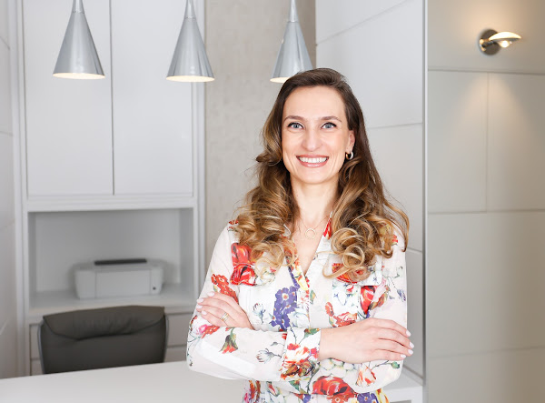 Foto 3 Dra. Elisângela Dallazen