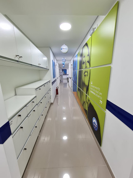 Foto 2 OrthoDontic - Clínica Odontológica em Curitiba - Tratamento de Canal - Implante Unitário - Periodontia - Restauração Dental - Prótese - Clareamento e Limpeza Dental - Aparelho Metálico e Estético - Emergência - Extração do Siso - Faceta de Porcelana