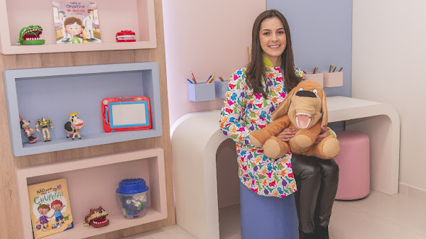 Dra. Leticia de Almeida- Odontopediatria