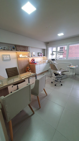 Foto 1 Dra. Leticia de Almeida- Odontopediatria