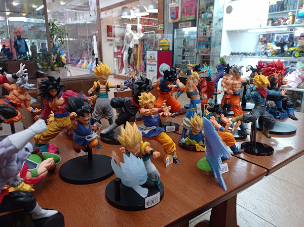 Foto 1 Via Colleghi Shopping