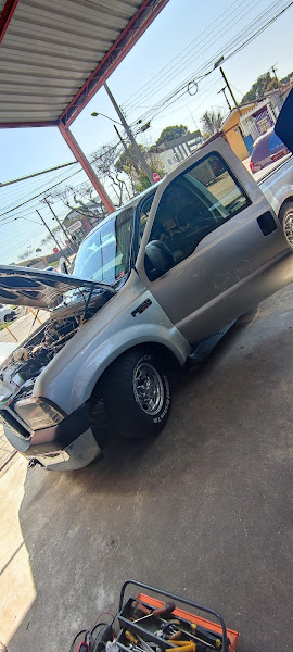 Foto 3 Manos auto elétrica