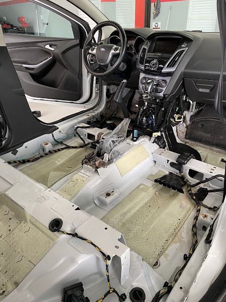 VOLTAJ CENTRO AUTOMOTIVO - Auto Elétrica Geral (INJEÇÃO ELETRÔNICA, ABS, AIRBAG), Mecânica e Lubrificantes Automotivos