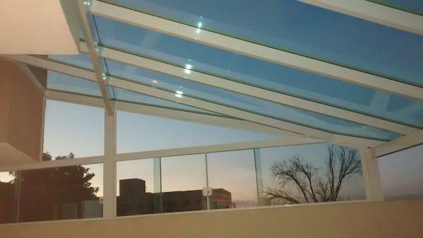 Foto 2 Vidraçaria em Curitiba | Santa Cruz | Box | Coberturas | Vidros Temperado | Capão Raso ( Prédio Cinza ) Foto 2 Vidraçaria em Curitiba | Santa Cruz | Box | Coberturas | Vidros Temperado | Capão Raso ( Prédio Cinza )