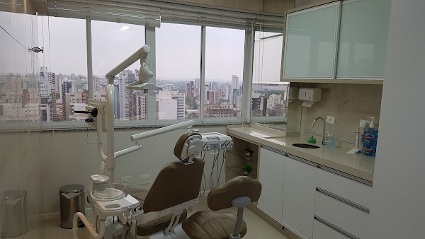 Consultório Odontológico Dr José Olímpio Limonta e Dra Isabella Dantas Limonta