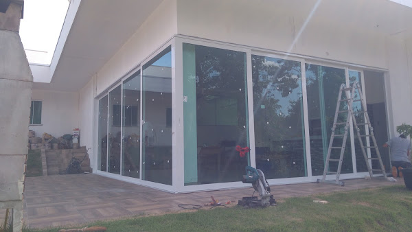 Foto 5 Vidraçaria Specialle Vidros e Aluminios