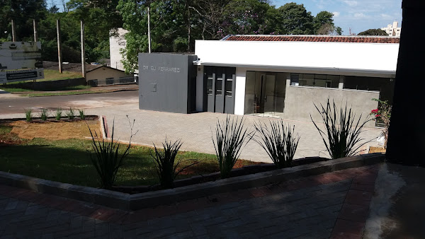 CLÍNICA VETERINÁRIA DR. ELI FERRAREZI