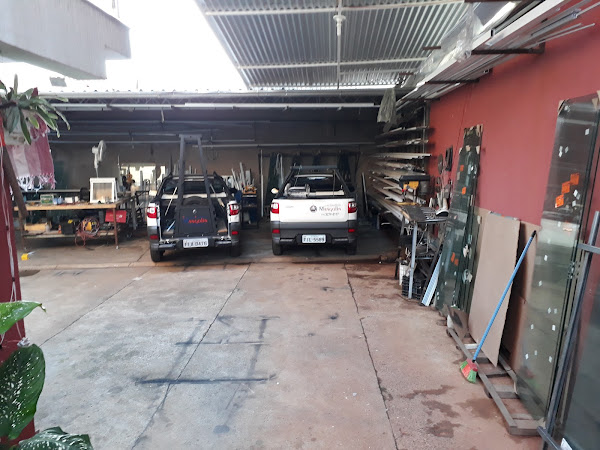 Foto 1 Vidraçaria & Serralheria Mangolin