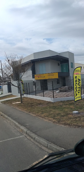 Foto 1 AUTOESCOLA MENONITAS