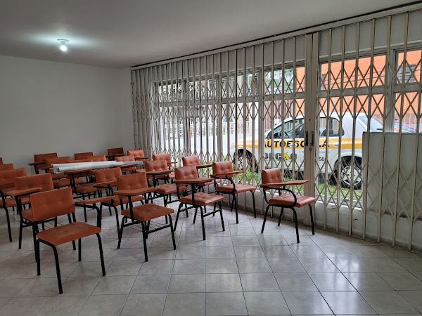 Foto 1 Auto Escola Opção Curitiba