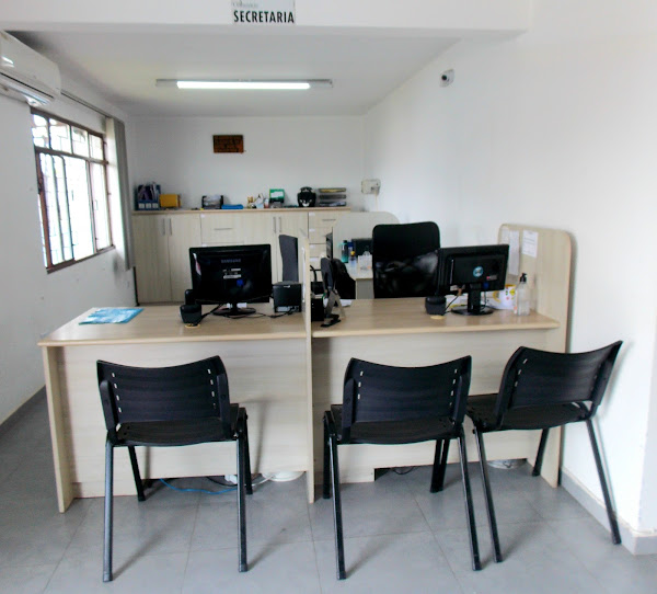 Foto 6 Centro de Formação de Condutores Centenário / Autoescola