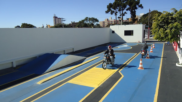 Auto Escola KM - Centro de Treinamento Categoria ''A''