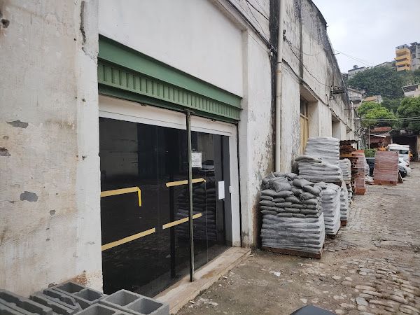 Materiais de Construção Cruzada