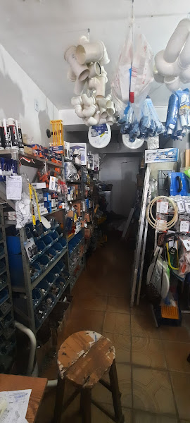 Foto 1 Canal central material de construção lemos Foto 1 Canal central material de construção lemos