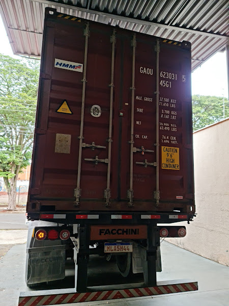 Foto 1 Volcom Distribuidora de Peças para Caminhões