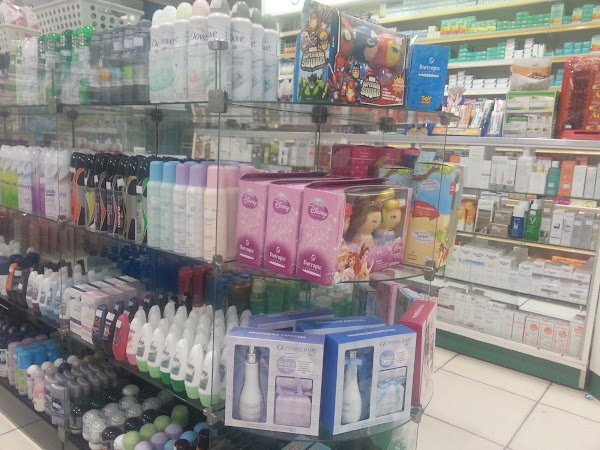 Foto 1 Drogaria Genérica - Rua das Farmácias