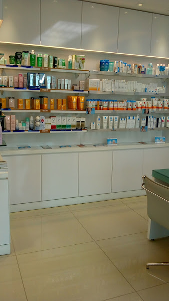 Foto 1 Dermo Ervas Farmácia de Manipulação Curitiba - PR