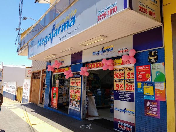 Foto 1 Farmácia Megafarma