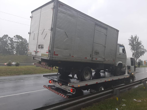 Guincho Bom Retiro 24 Horas Auto Socorro Reboque Transporte Leves Pesados Extra Pesado