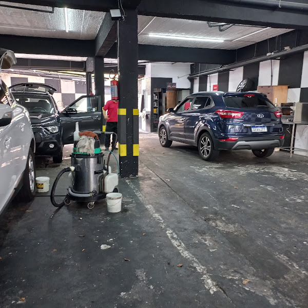 Foto 2 LAVA RÁPIDO Renova Car, Polimentos, Funilaria E Pintura