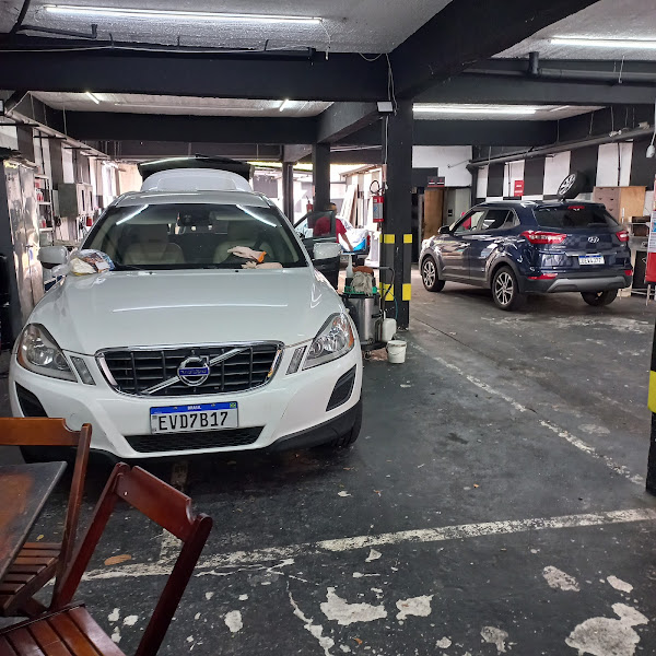 Foto 5 LAVA RÁPIDO Renova Car, Polimentos, Funilaria E Pintura