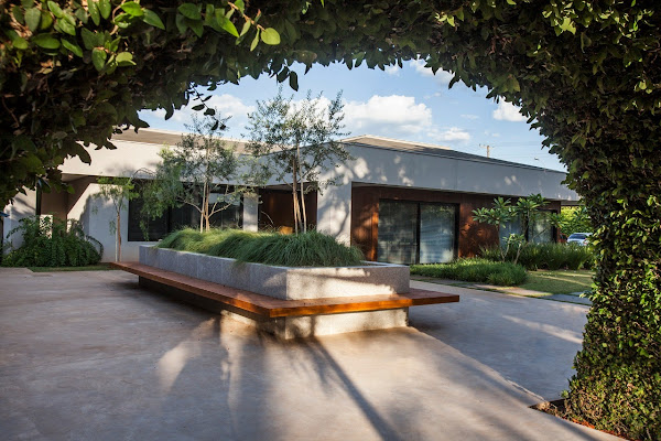 Justen, Pereira, Oliveira & Talamini - Soc. de Advogados