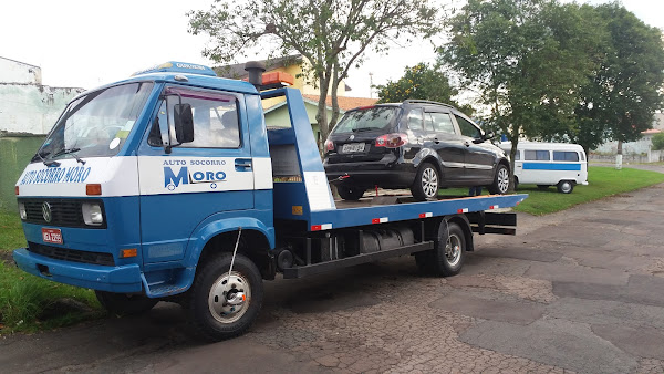 Foto 2 Guinchos Moro tel. 9 9595-9596 Leves e Pesados Portão Novo Mundo Fazendinha Cic Santa Quitéria Agua Verde