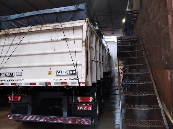 Foto 2 FRATON LAVA JATO CAMINHÕES