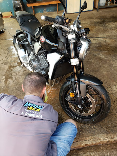 Andrioli Lava Car troca de óleo