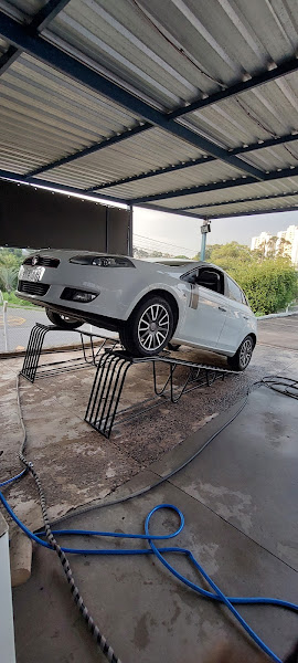 Foto 1 Lava Rápido TITAN