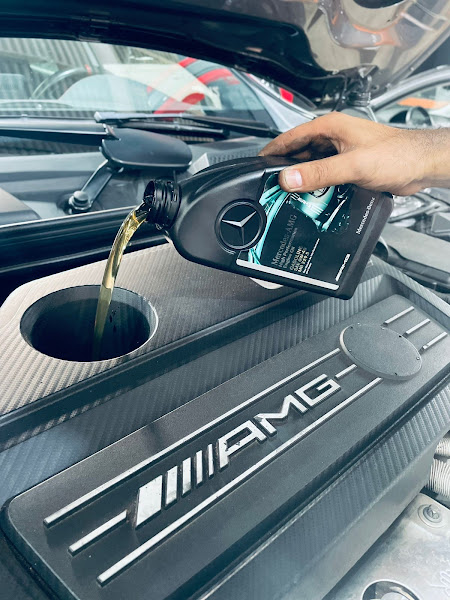 Foto 1 UNIQUE OFICINA MECÂNICA Oficina Especializada em Carros Importados