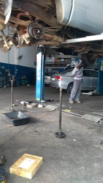 Foto 6 Gonzalez Auto Center Foto 6 Gonzalez Auto Center