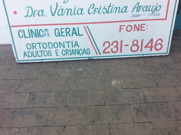 Dra. Vânia Cristina Araujo - Ortodontia