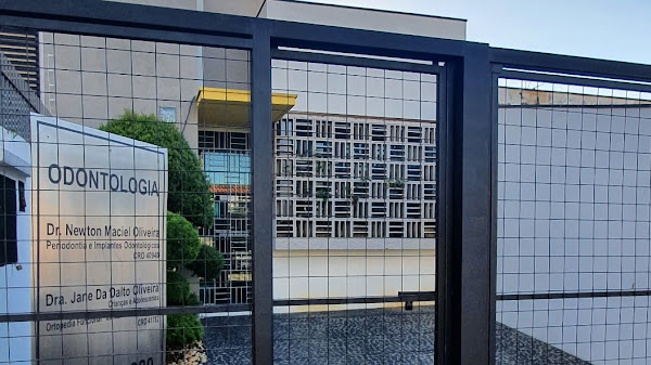 Dr. Newton Maciel Oliveira - Dentista
