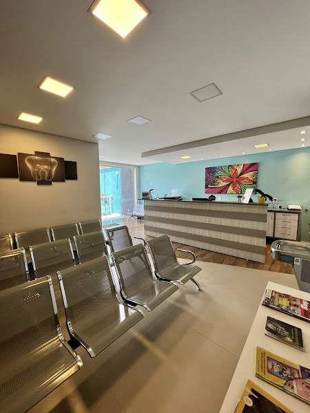 Foto 3 Odontologia Esteves Unidade 2 - Dra Amanda e Dr Mário