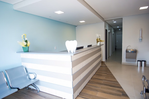 Foto 4 Odontologia Esteves Unidade 2 - Dra Amanda e Dr Mário