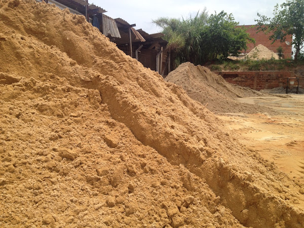 Rodeghel Depósito Areia e pedra para Construção