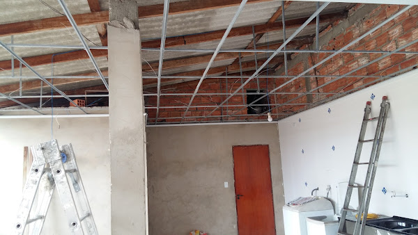 Foto 1 Atual Divisórias e Forros