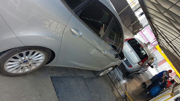 Foto 1 Lava rápido Maverick