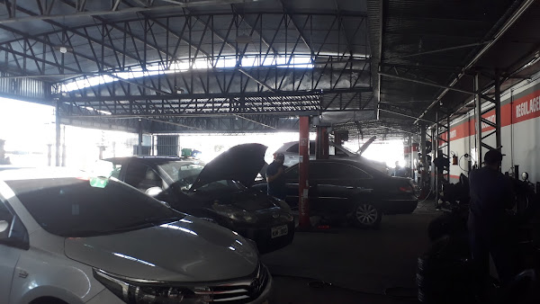 Foto 1 HB Car-Hélio Barreira & Cia: Oficina mecânica, Injeção Eletrônica, Mecânica Geral, Pneus Bridgestone, Pneus Firestone, Alinhamento, Balanceamento, Varejo, Fortaleza