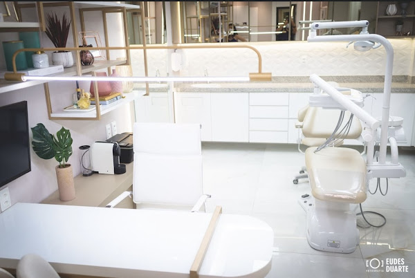 Dra. Victoria Vieira - Dentista em Fortaleza