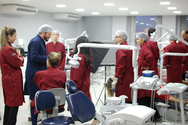 ELEVA - Escola de Odontologia