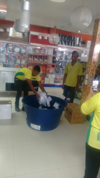 Foto 1 De Primeira: Porcelanato, Luminárias, Vasos Sanitários, Material Hidráulico, Material Elétrico, Lâmpada de Led, Papicu, Fortaleza CE